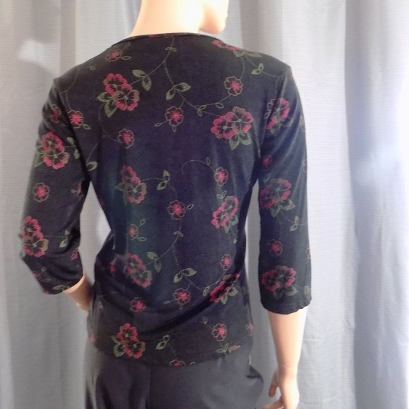 Briggs New York Long Sleeve Floral Blouse. - Picture 4 of 5